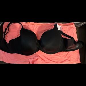 Cacique Black and Pink Bra Set